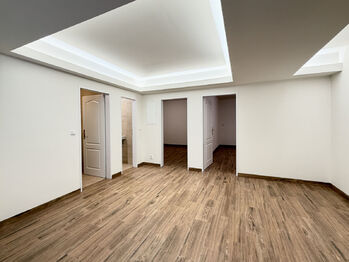 Pronájem domu 302 m², Praha 6 - Nebušice