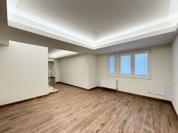 Pronájem domu 302 m², Praha 6 - Nebušice
