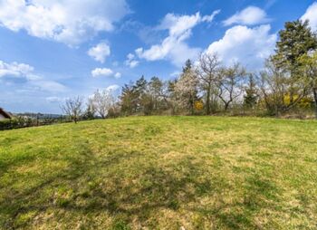 pohled od jihovýchodu  - Prodej pozemku 1550 m², Praha 5 - Lochkov