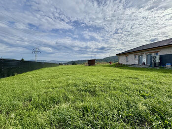 Prodej pozemku 1316 m², Trmice