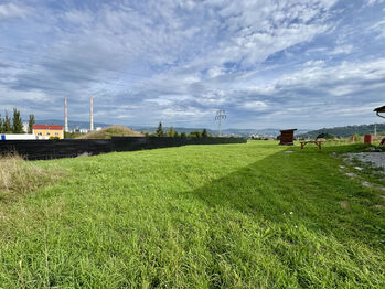 Prodej pozemku 1316 m², Trmice