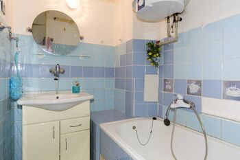 koupelna - Pronájem bytu 2+kk v družstevním vlastnictví 47 m², Praha 4 - Nusle