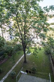 pohled z okna - Pronájem bytu 2+kk v družstevním vlastnictví 47 m², Praha 4 - Nusle