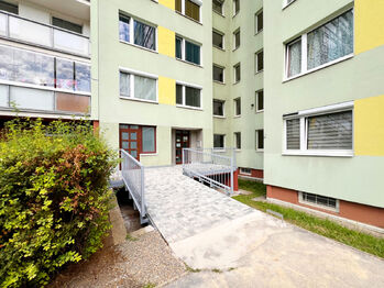 Prodej bytu 3+1 v osobním vlastnictví 74 m², Praha 5 - Stodůlky