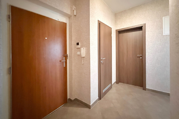 chodba - Prodej bytu 3+kk v osobním vlastnictví 81 m², Praha 9 - Letňany