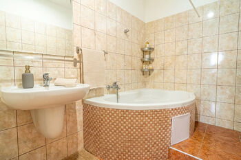 Pronájem bytu 3+1 v osobním vlastnictví 95 m², Ostroměř