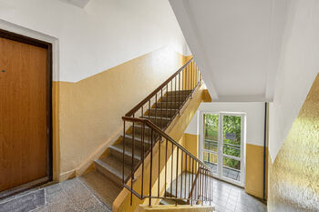 Prodej bytu 2+1 v osobním vlastnictví 49 m², Praha 9 - Hloubětín