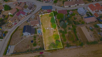 Prodej pozemku 1472 m², Dolní Lažany