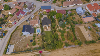 Prodej pozemku 1472 m², Dolní Lažany