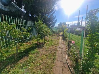 Prodej pozemku 250 m², Chomutov