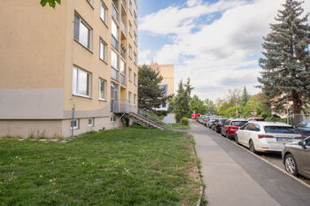 Prodej bytu 3+kk v osobním vlastnictví 62 m², Praha 9 - Kyje
