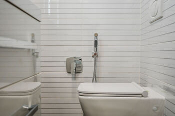 TOALETA - Prodej bytu 1+1 v osobním vlastnictví 36 m², Praha 4 - Braník