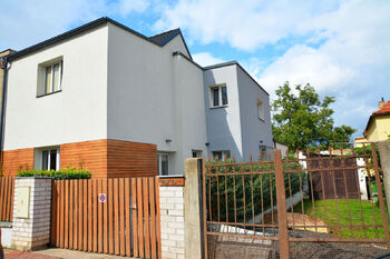 Prodej bytu atypický v osobním vlastnictví 195 m², Praha 9 - Kbely