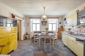 Kuchyně. - Prodej chaty / chalupy 85 m², Bednárec 
