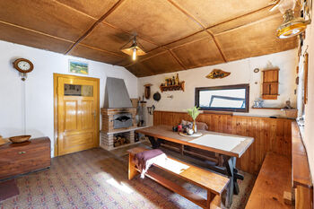 Společenská místnost. - Prodej chaty / chalupy 85 m², Bednárec