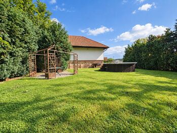 Prodej domu 279 m², Blšany