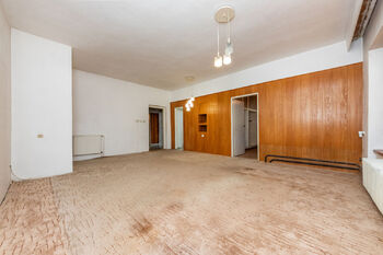 Obývací pokoj - Prodej domu 130 m², Praha 5 - Zbraslav