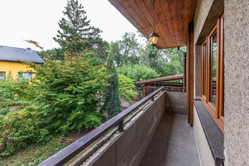 Balkon do zahrady - Prodej domu 130 m², Praha 5 - Zbraslav