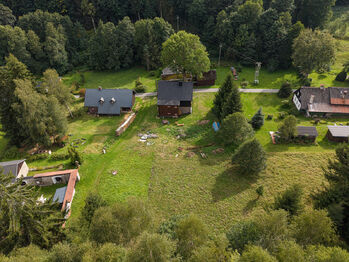 Dron - pohled na pozemek a dům - Prodej chaty / chalupy 253 m², Bartošovice v Orlických horách
