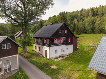 Pohled na dům od cesty Českem - Prodej chaty / chalupy 253 m², Bartošovice v Orlických horách