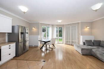 Pronájem domu 151 m², Bašť