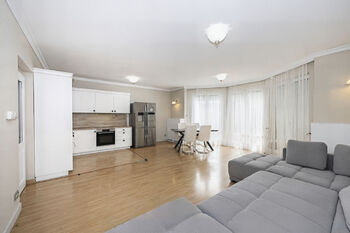 Pronájem domu 151 m², Bašť
