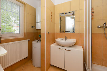 Pronájem domu 151 m², Bašť