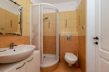 Pronájem domu 151 m², Bašť