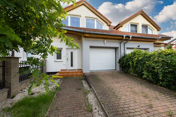 Pronájem domu 151 m², Bašť