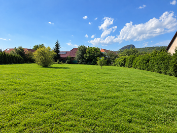 Prodej pozemku 1750 m², Hrobčice