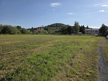 okolí pozemku - Prodej pozemku 1750 m², Hrobčice