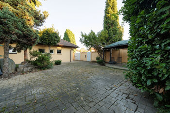 Prodej domu 456 m², Roztoky