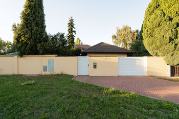 Prodej domu 456 m², Roztoky