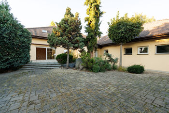 Prodej domu 456 m², Roztoky