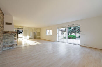 A výhledem do zahrady - Prodej domu 456 m², Roztoky