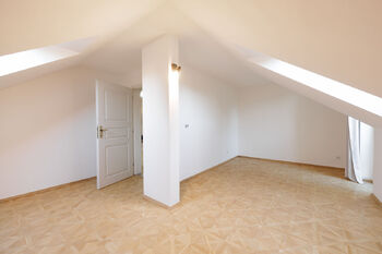 Pokoj  - Prodej domu 456 m², Roztoky