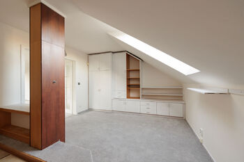 Malý pokoj - Prodej domu 456 m², Roztoky