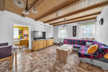 obývací pokoj - Prodej bytu 3+1 v osobním vlastnictví 100 m², Chotěvice