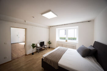 Pokoj č. 1 - Pronájem bytu 3+kk v osobním vlastnictví 77 m², Mělčany
