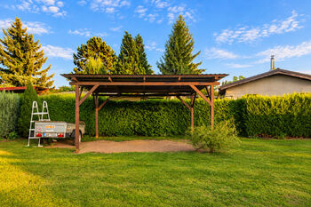 pergola - Prodej chaty / chalupy 65 m², Káraný