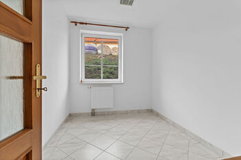 Prodej kancelářských prostor 1050 m², Slatina