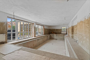 Prodej kancelářských prostor 1050 m², Slatina