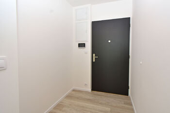 Pronájem bytu 1+kk v osobním vlastnictví 30 m², Praha 9 - Kbely