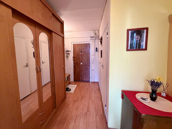Prodej bytu 2+kk v osobním vlastnictví 43 m², Praha 4 - Komořany