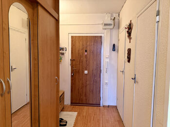 Prodej bytu 2+kk v osobním vlastnictví 43 m², Praha 4 - Komořany