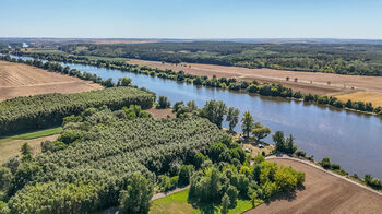 Prodej pozemku 1202 m², Polepy