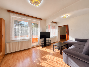 Obývací pokoj - Prodej domu 136 m², Kryry