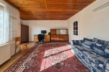 Pokoj v patře - Prodej domu 136 m², Kryry