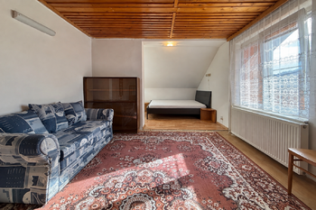 Pokoj v patře - Prodej domu 136 m², Kryry
