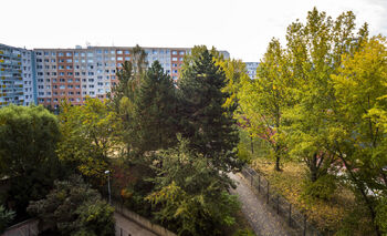 pohled z okna - Prodej bytu 2+kk v osobním vlastnictví 43 m², Praha 5 - Stodůlky